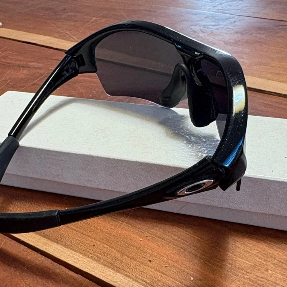 Oakley Enduring Edge Black Sports Sunglasses-FLAWED